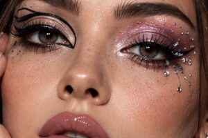 Asymmetrical Eye Makeup